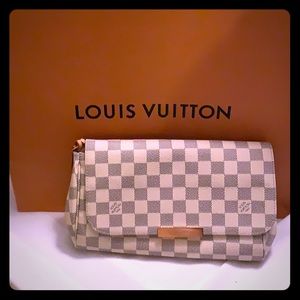 Louis Vuitton Favorite MM crossbody